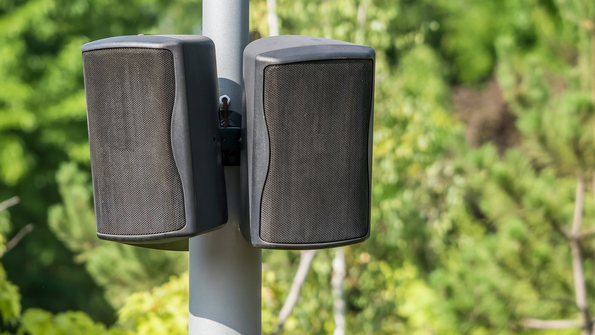 Choosing the Right Speaker Wires GearIT