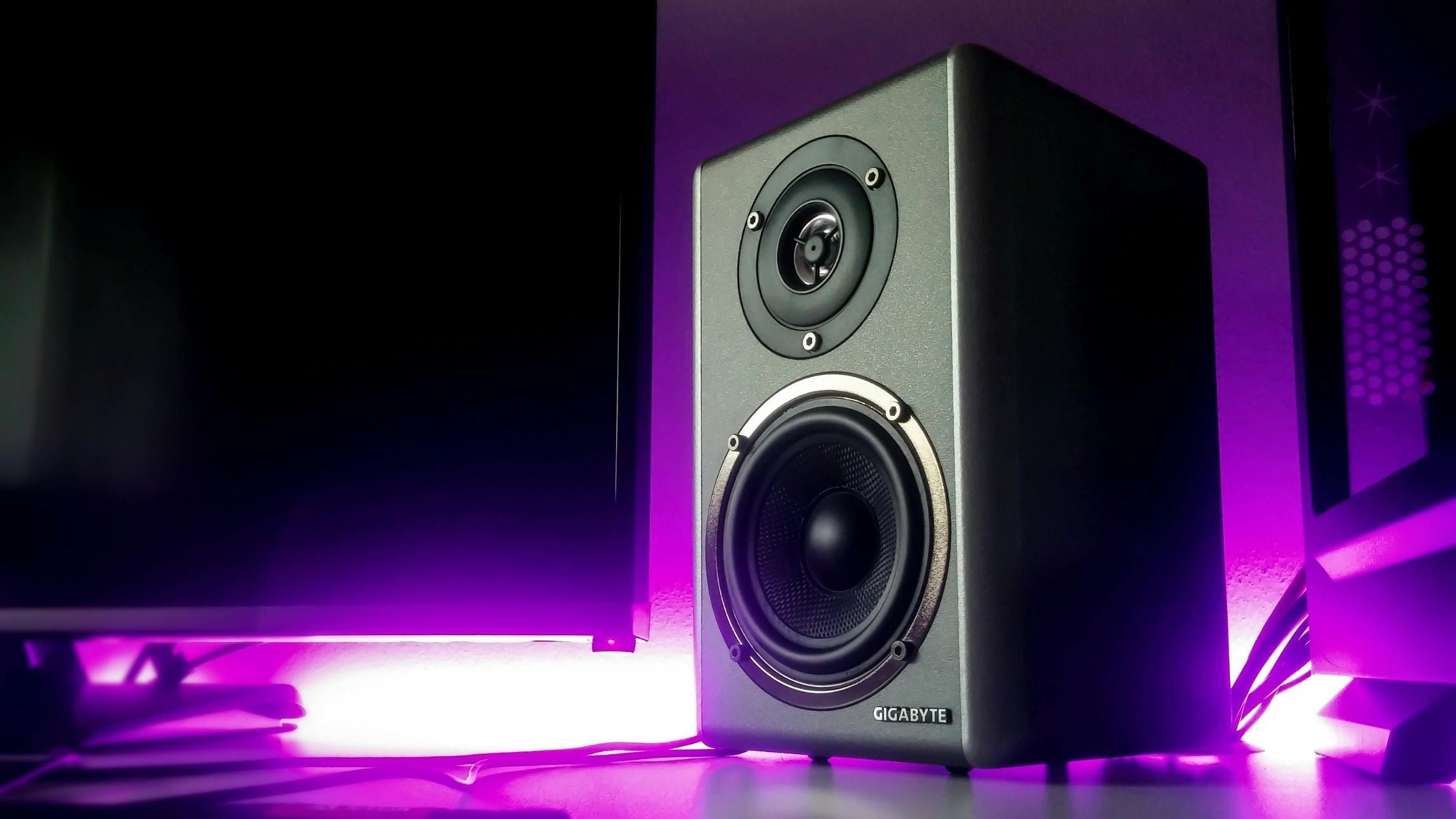 ARC vs. eARC: Decoding the Future of Home Theater Audio - GEARit